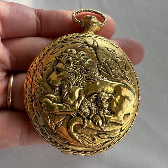 Vintage Max Factor Gold Tone Lion Beauty Mirror Compact - Picture 2 of 12